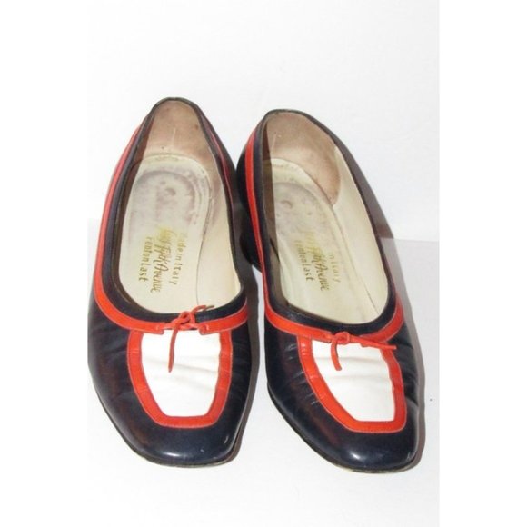 Saks Fifth Avenue MOD Navy & Red White Accent Pump - Picture 2 of 10